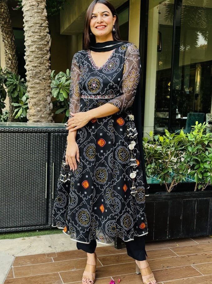 Upgrade your style with a Black Chiffon Bandhani Printed Anarkali Suit Set. image 3