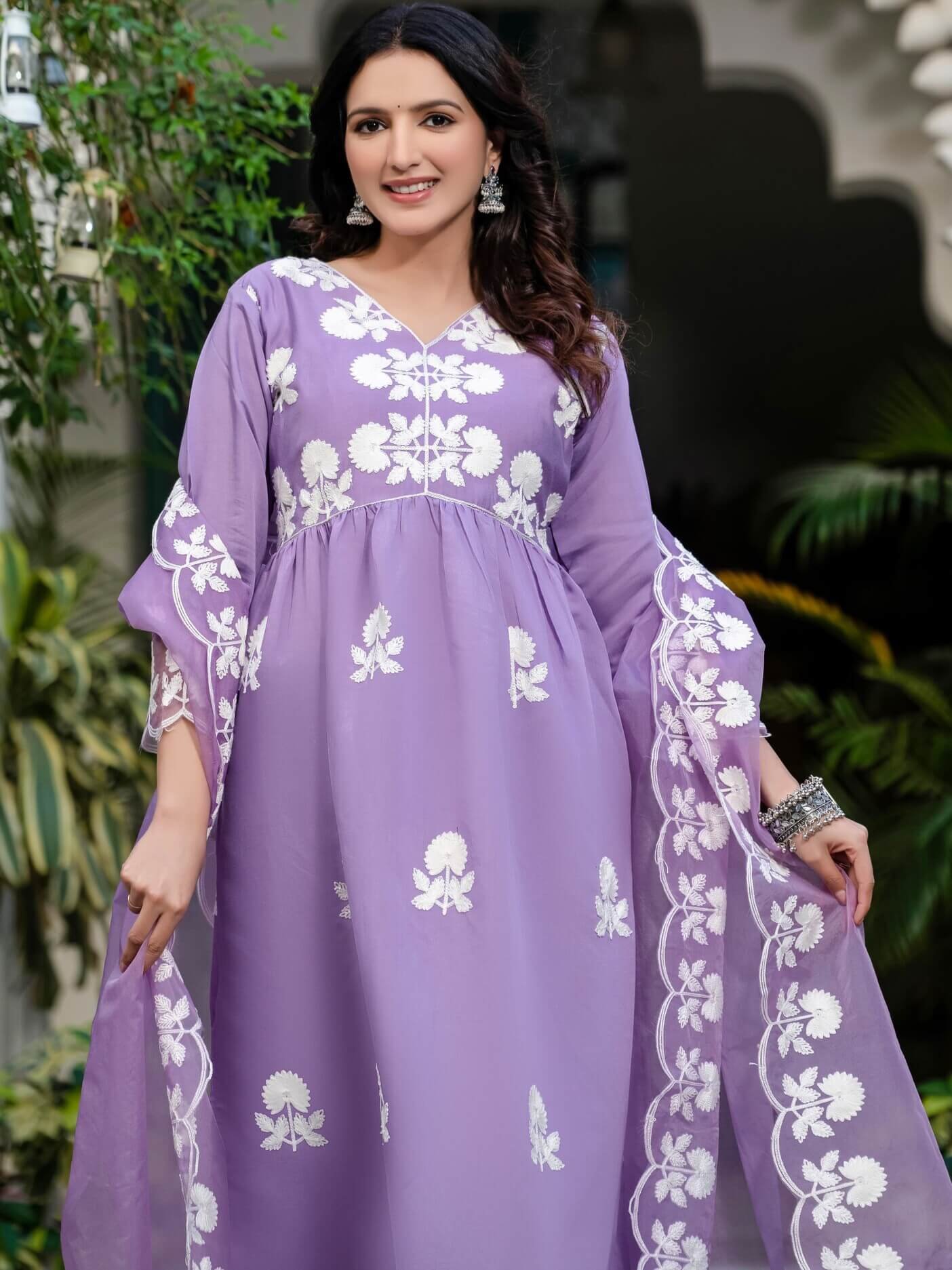 Enjoy the elegance of the Lavender Roman Silk Kurta Pant Set with Dupatta. image 3