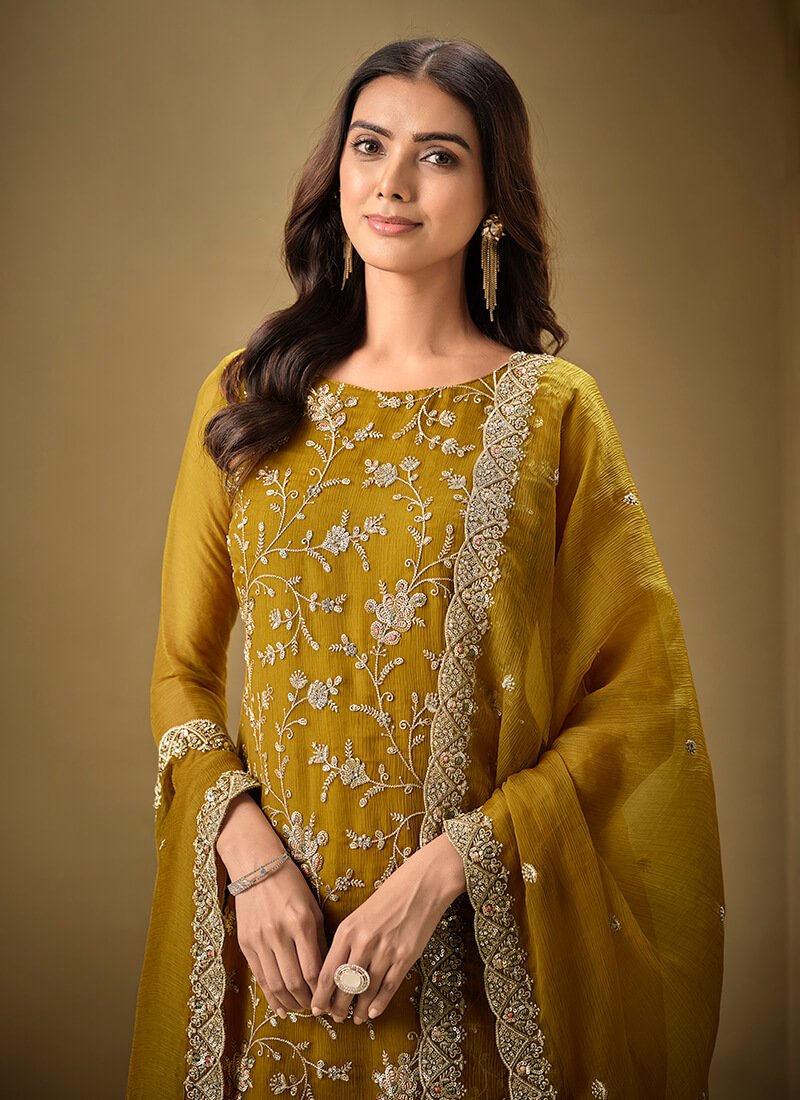 Experience elegance with Mustrad’s embroidered and Jarkan organza chiffon straight-cut salwar kameez. image 2