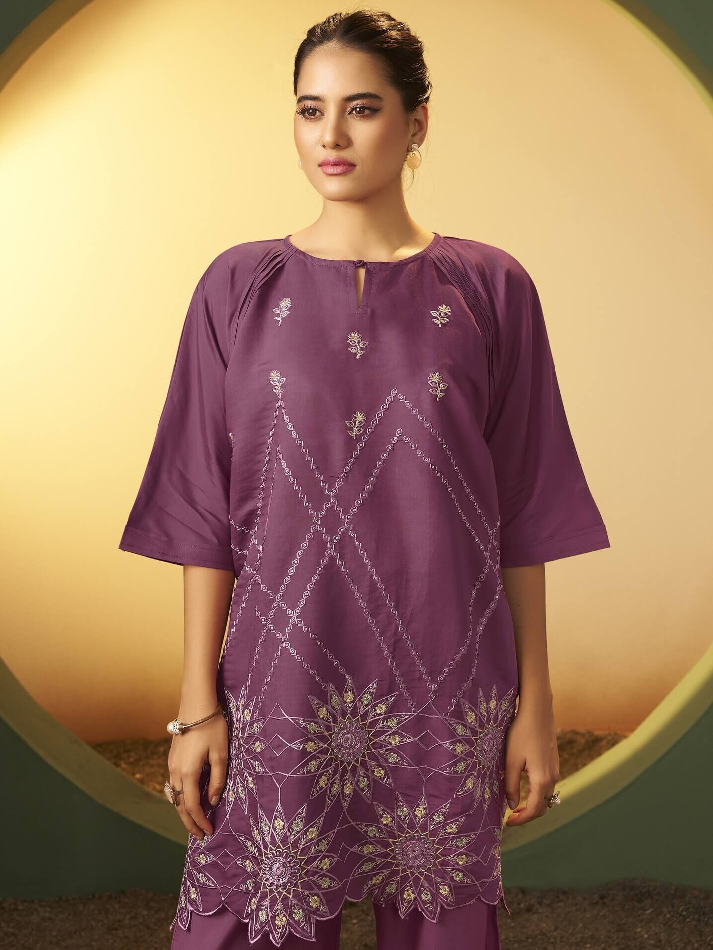 Feel fabulous in a dusty pink Roman silk set with beautiful embroidery. image 3