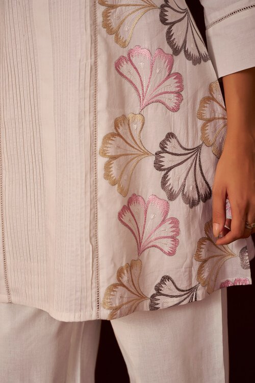 Add Shine to Your Style with an Off White Floral Printed Cotton Co-Ord Set image 4