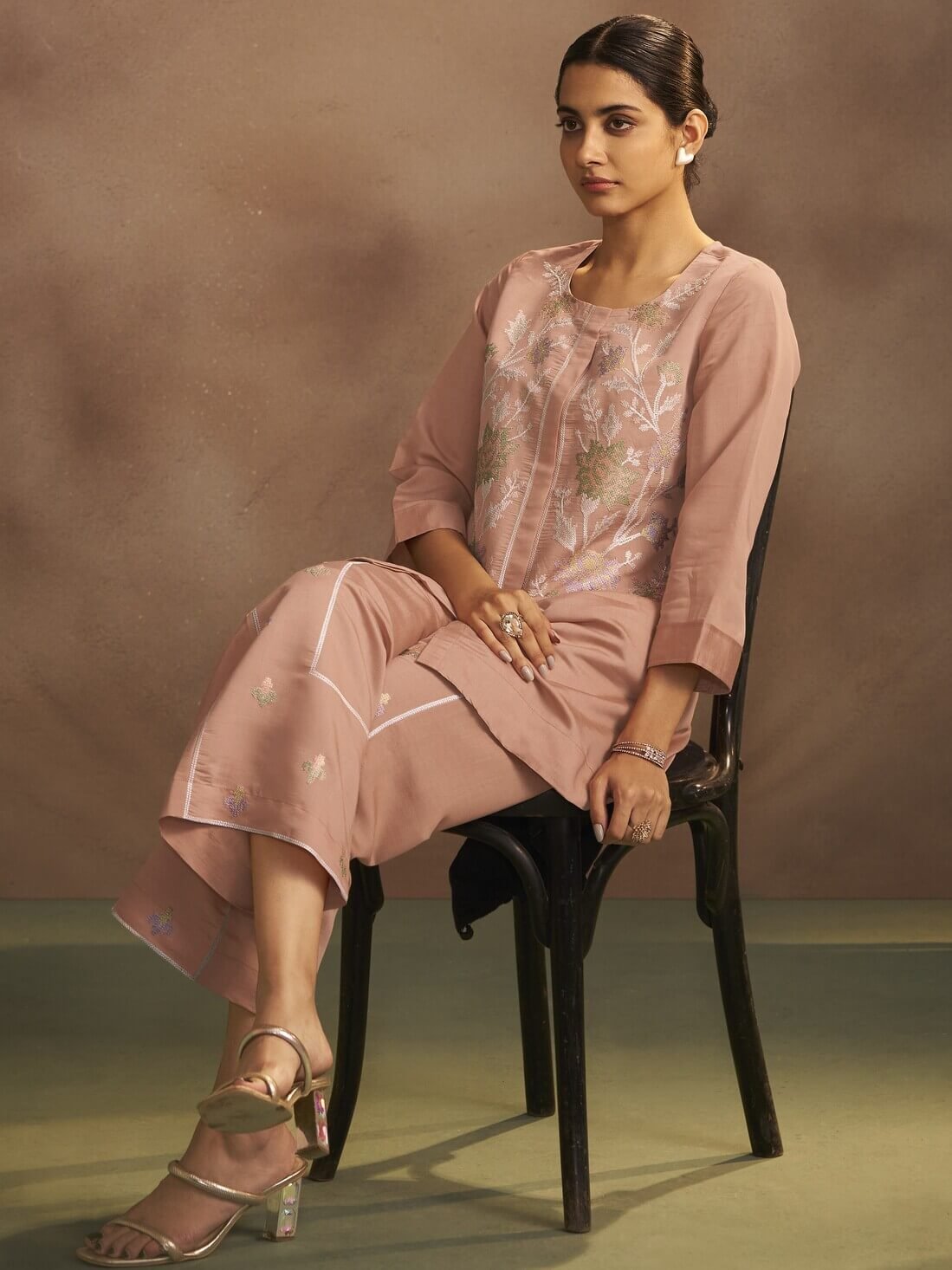 Improve your style with a peach-colored Roman silk co-ord set with embroidery. image 3